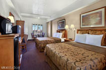 The Parlor Family Suite C2 Room Layout