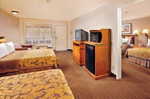 The Parlor Family Suite C1 Room Layout