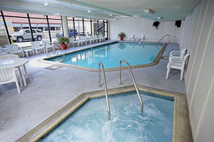Desert Inn Indoor Pool Hotel Amenities Near Disneyland in Anaheim CA