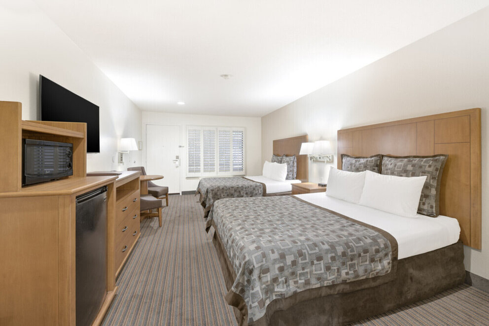 Anaheim Desert Inn and Suites — photo 6 of 60