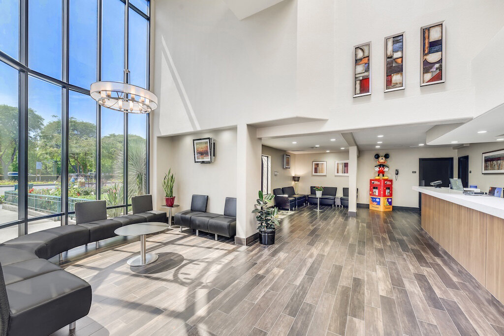 Anaheim Desert Inn and Suites — gallery preview 2